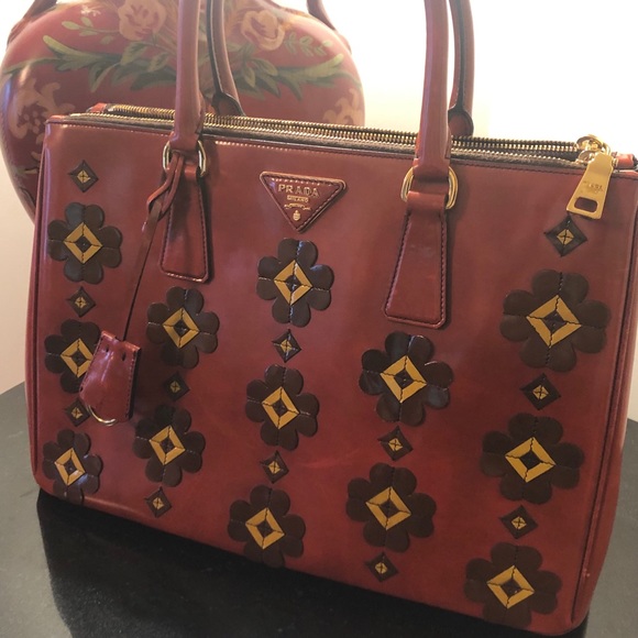 One of a kind Prada dead stock!!! - Picture 4 of 10